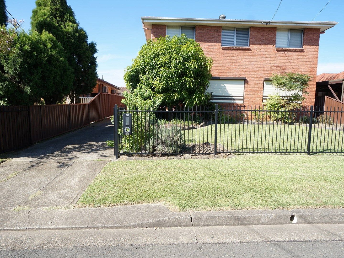 16 Chelsea Drive, Canley Heights NSW 2166, Image 0