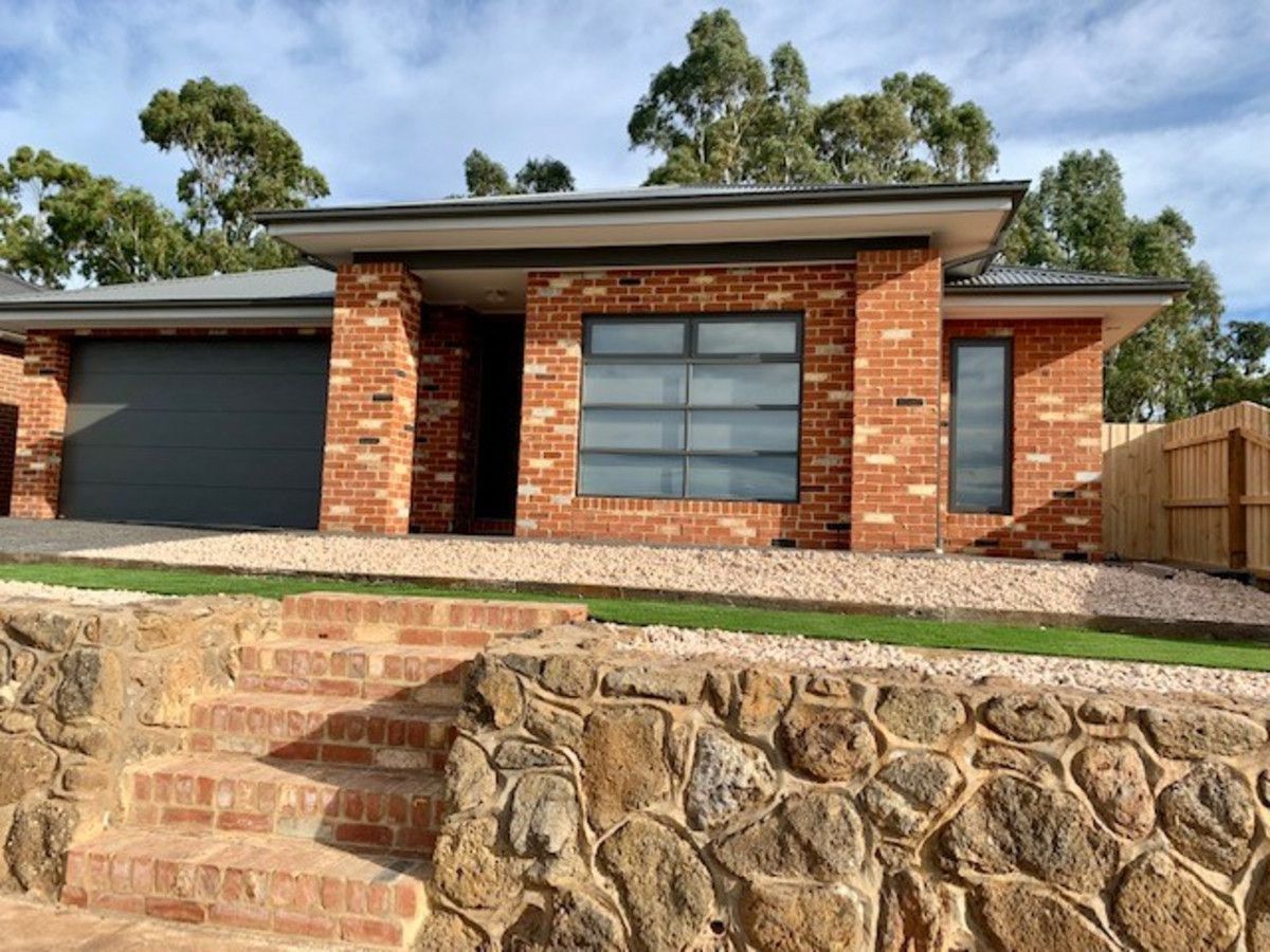 4 bedrooms House in 26 Holman Crescent BACCHUS MARSH VIC, 3340