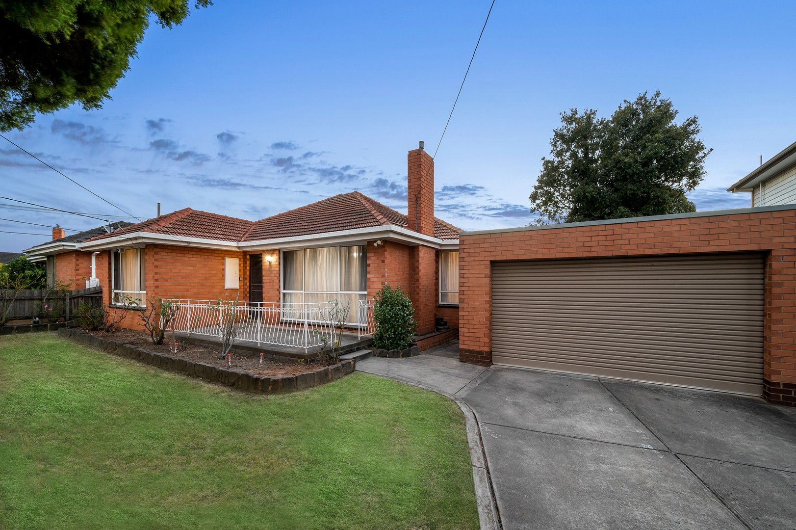 33 Lindisfarne Drive, Burwood East VIC 3151, Image 0