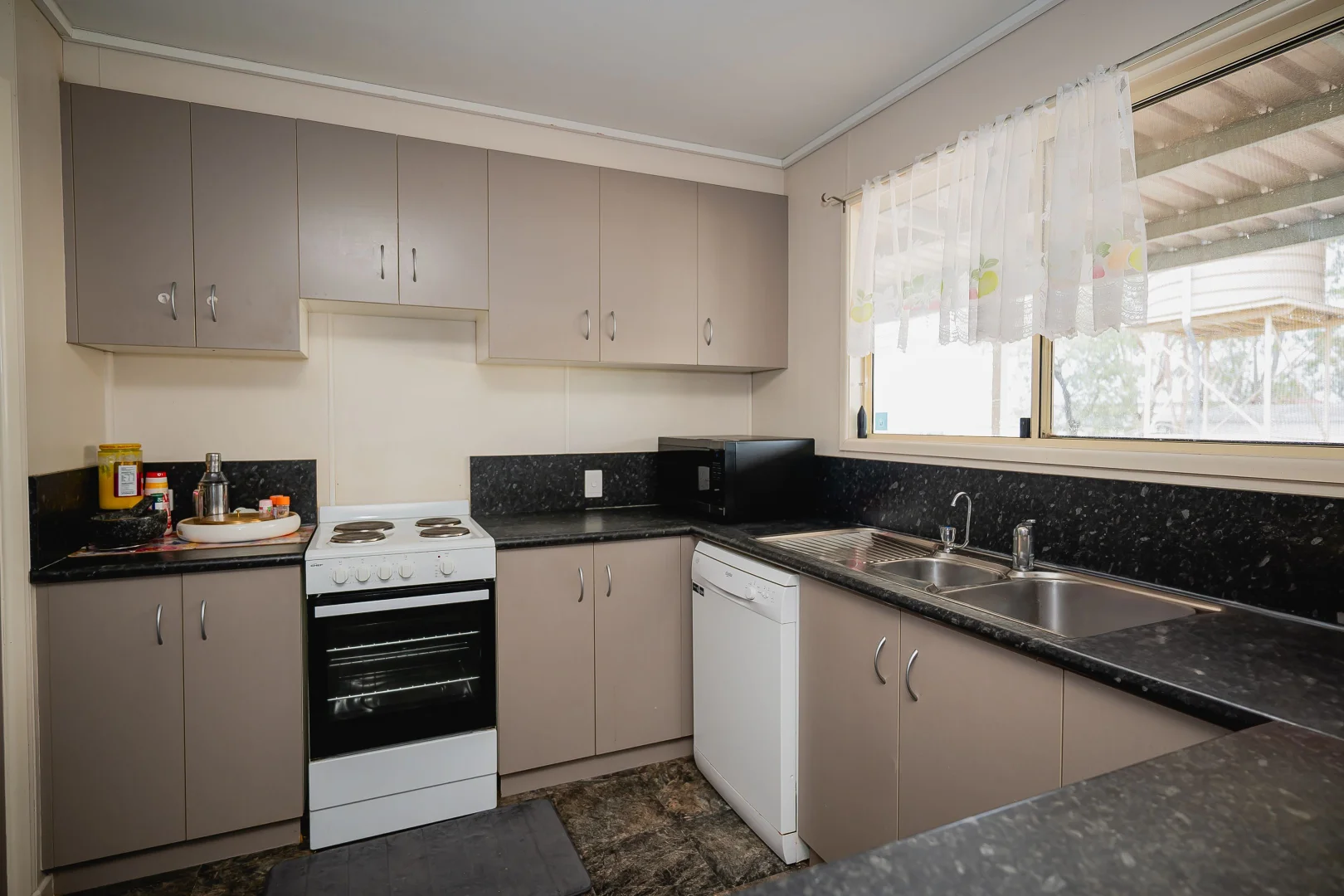 Additional image 5 of 15 Robusta Drive, Roma QLD 4455