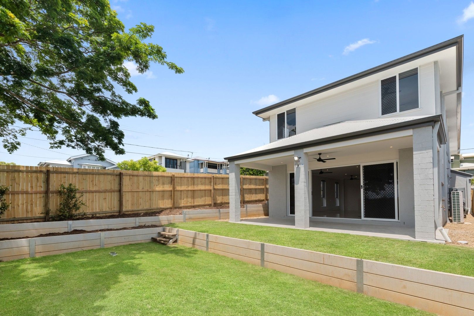 5 bedrooms House in 1 Shackleton Street KEDRON QLD, 4031