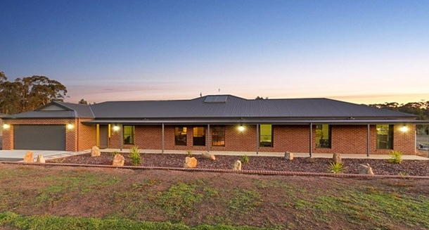 4 Datson Place, Junortoun VIC 3551