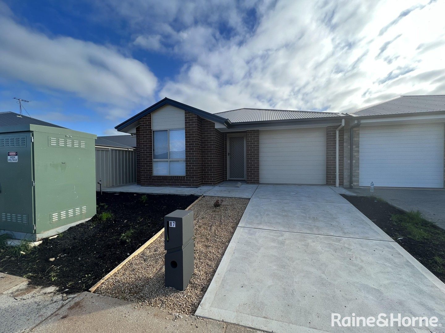 4 bedrooms House in 87 Keane Avenue MUNNO PARA WEST SA, 5115