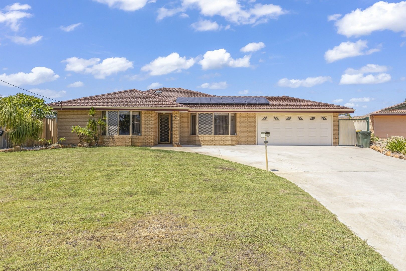 4 bedrooms House in 9 Mekong Place BEECHBORO WA, 6063