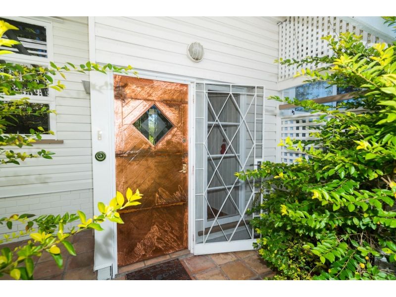 4 bedrooms House in 18-20 Norman street FIG TREE POCKET QLD, 4069