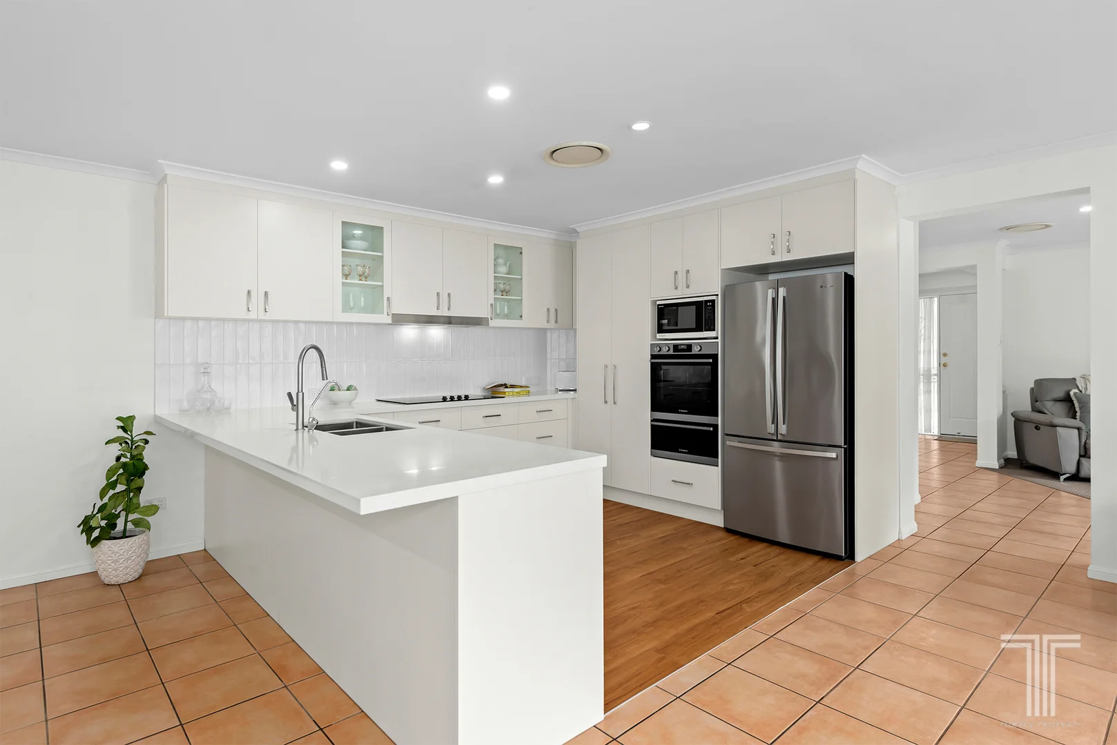 Additional image 3 of 6 Coventry Cct, Carindale QLD 4152