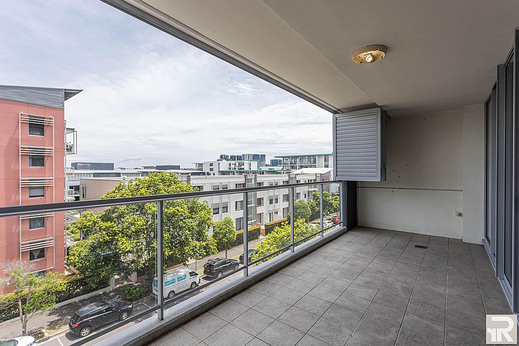 2 bedrooms Apartment / Unit / Flat in 303/2 Rider Boulevard RHODES NSW, 2138