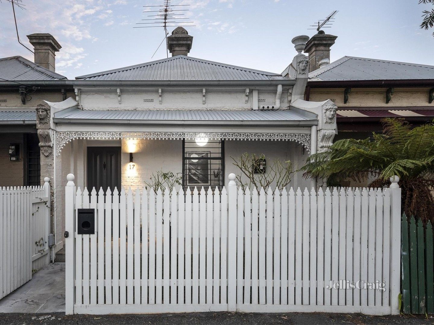 3 bedrooms House in 17 Cooke Street ABBOTSFORD VIC, 3067
