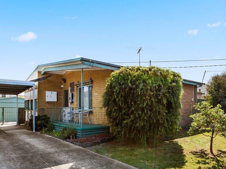 3 bedrooms House in 17 Rose Drive DOVETON VIC, 3177