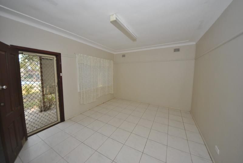 15 Robertson Road, Chester Hill NSW 2162, Image 2