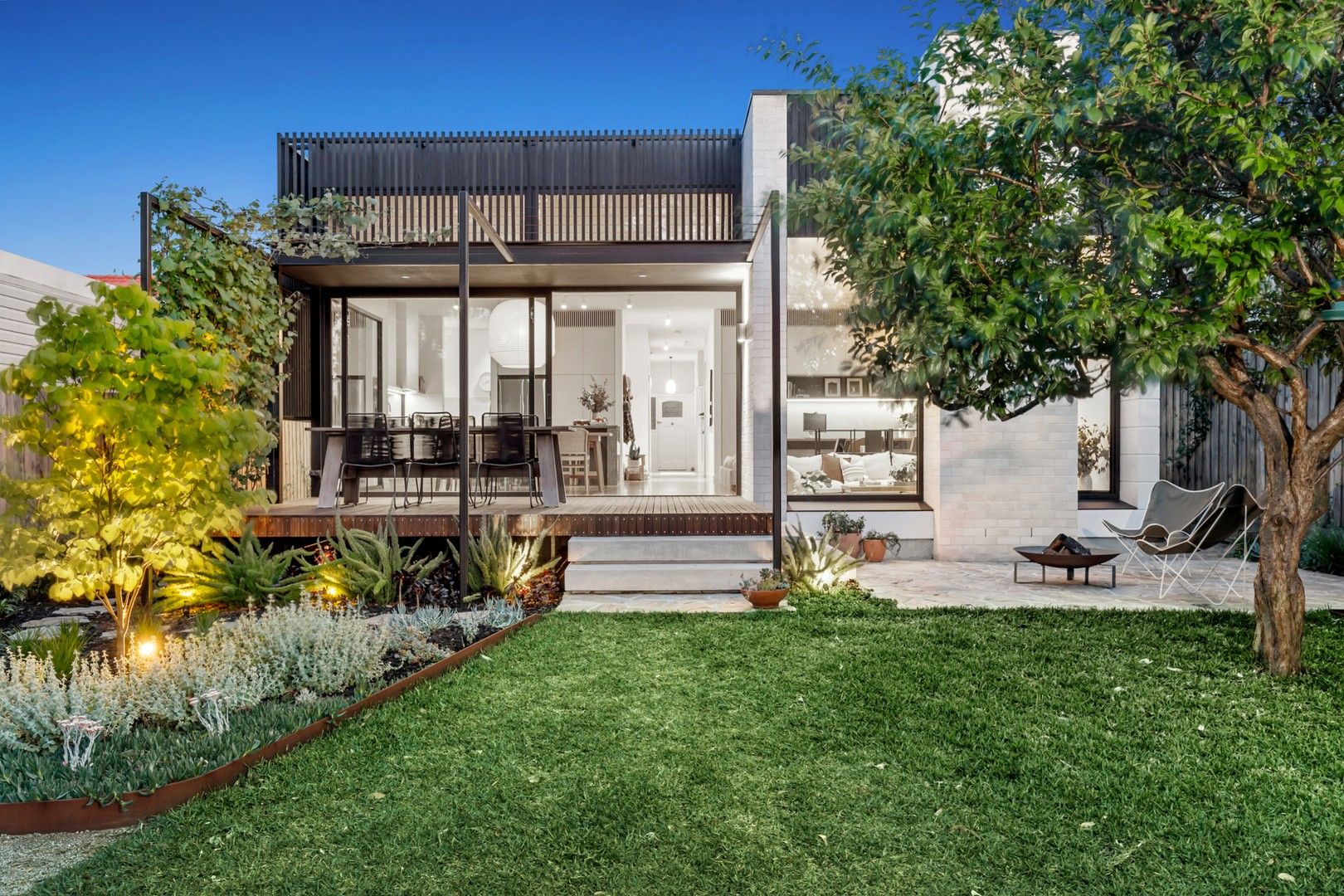 4 bedrooms House in 31 Latrobe Street HUGHESDALE VIC, 3166