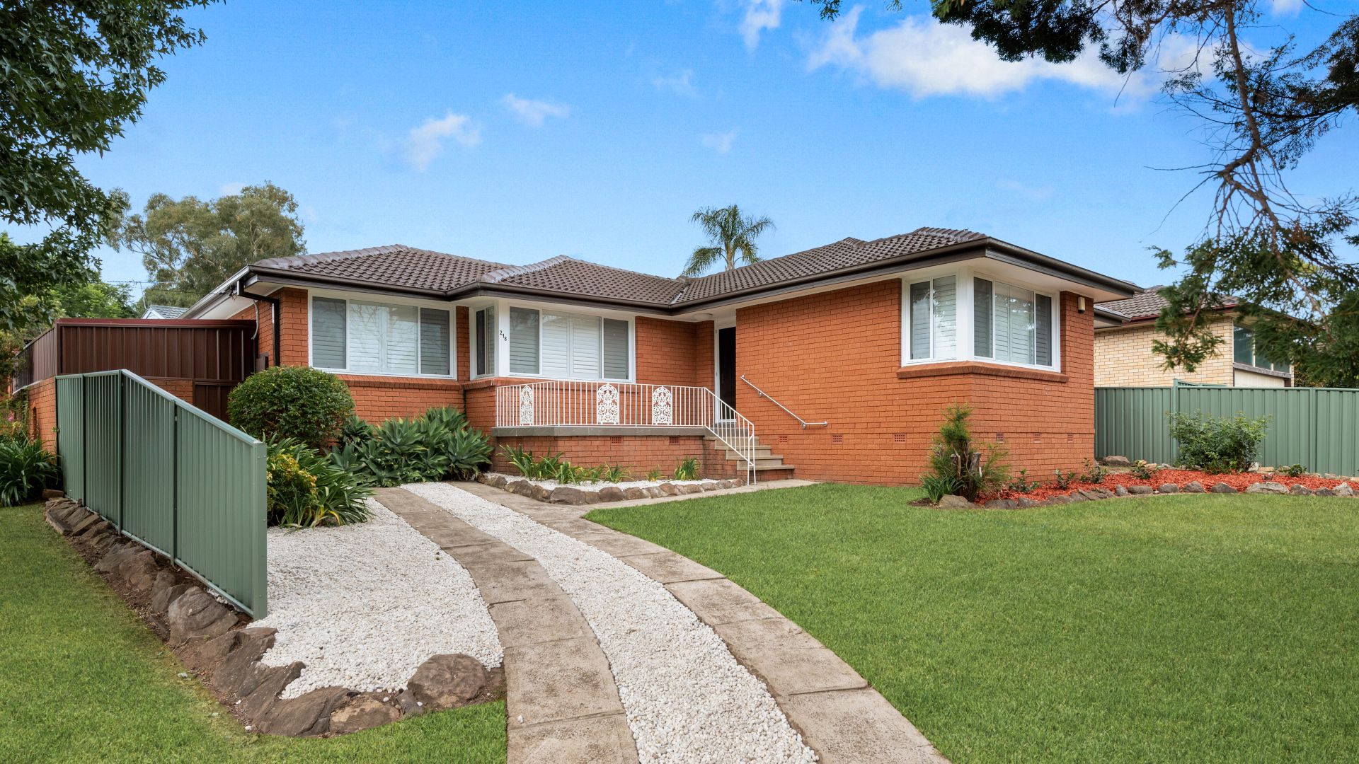 218 Saint Johns Road, Bradbury NSW 2560, Image 1