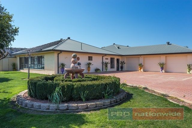 16 Henry Street, Adelong NSW 2729, Image 0