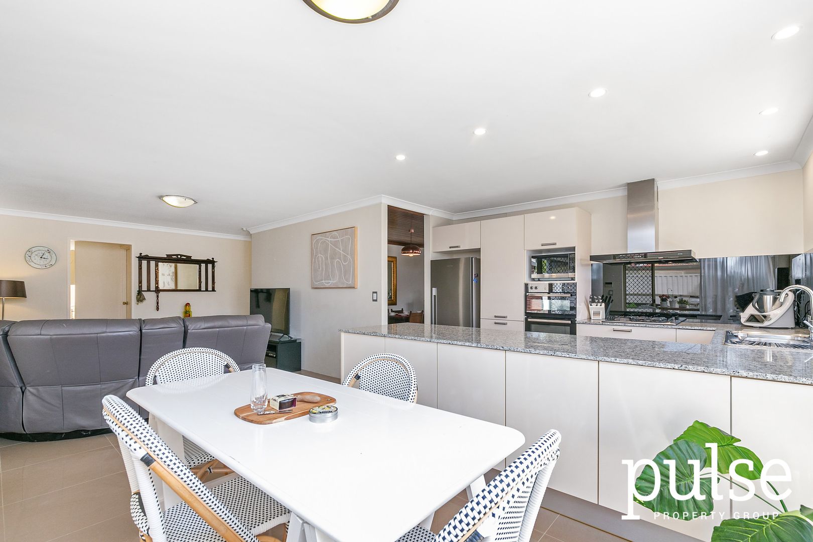 64 Williamson Road, Kardinya WA 6163, Image 1