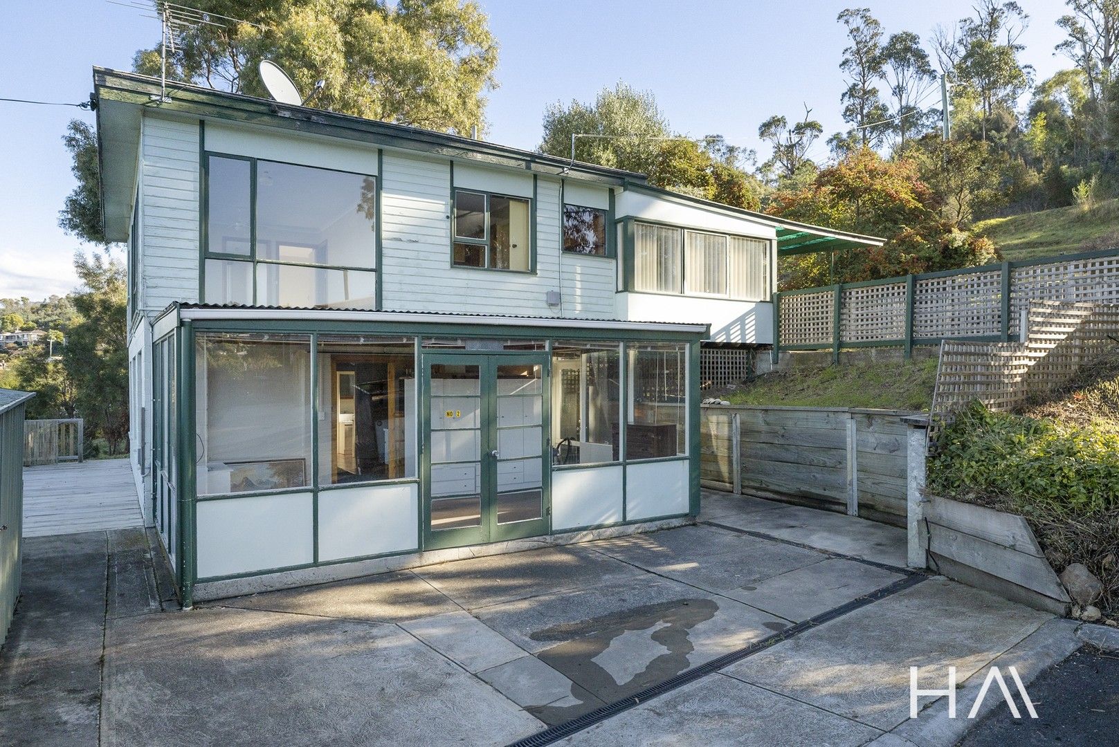 4 bedrooms House in 6 Tianna Road LINDISFARNE TAS, 7015