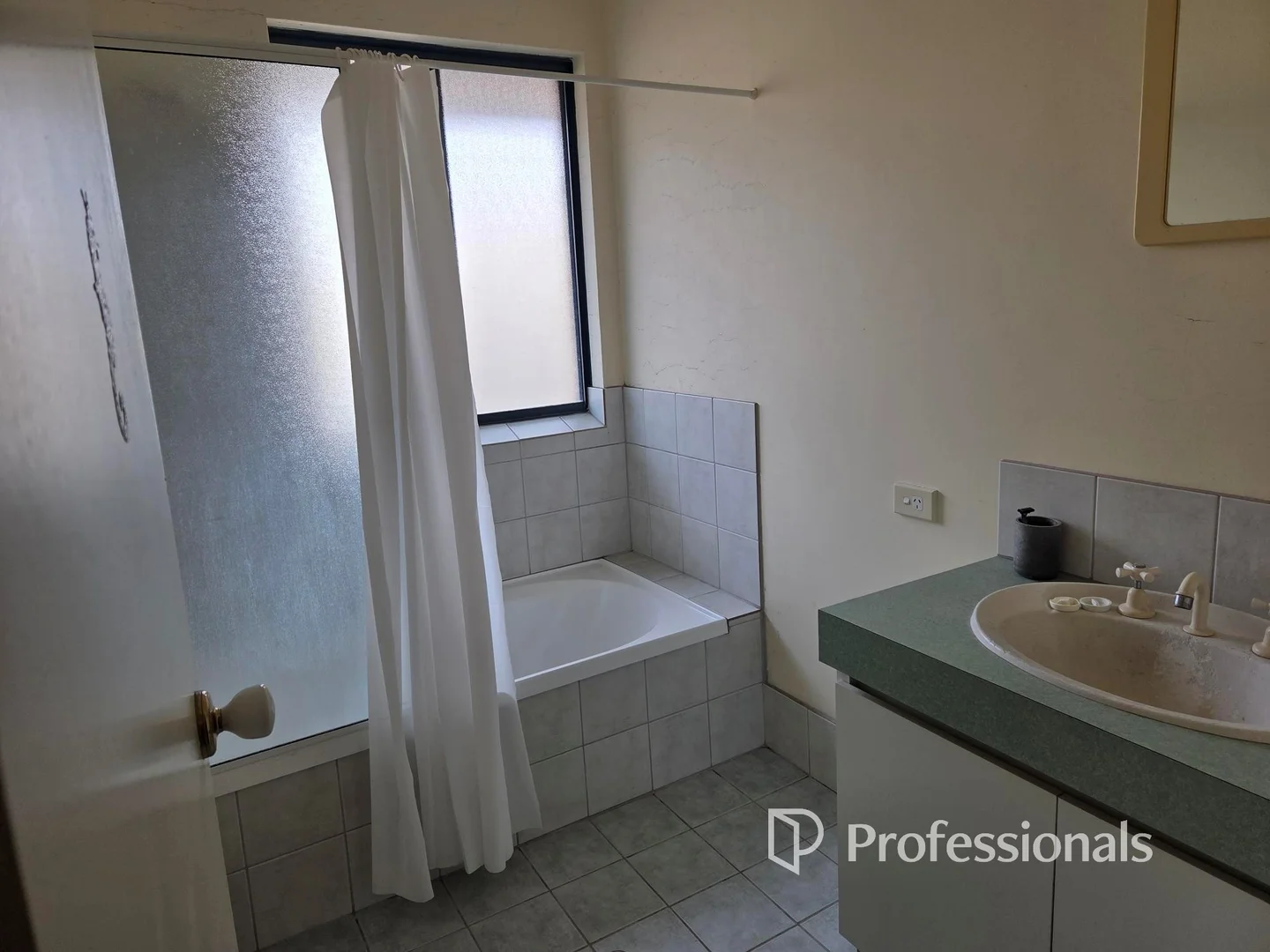 Additional image 5 of 18 Clare Row, College Grove WA 6230