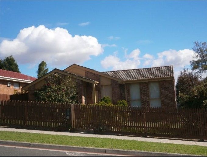3 bedrooms House in 39 Mossgiel Park Drive ENDEAVOUR HILLS VIC, 3802