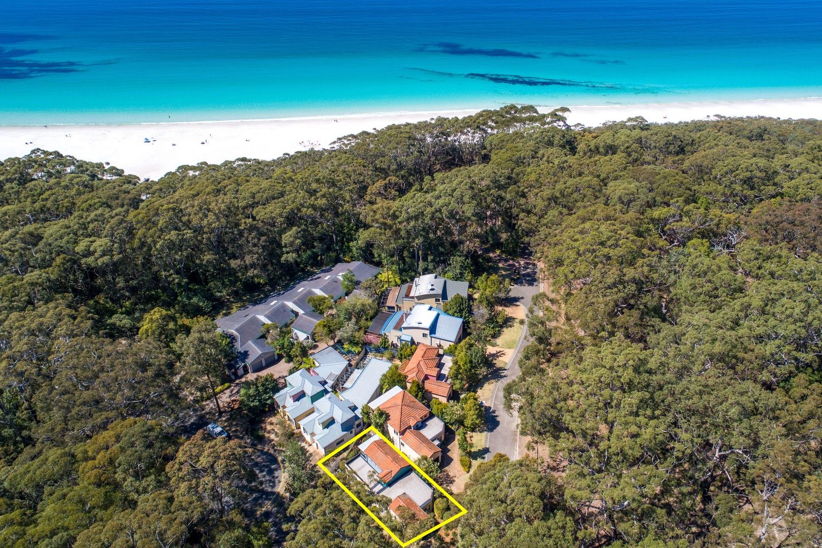 3 bedrooms House in 1 Lister Court HYAMS BEACH NSW, 2540