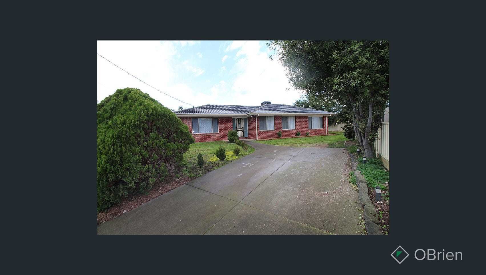 4 bedrooms House in 4 Swan Street WERRIBEE VIC, 3030