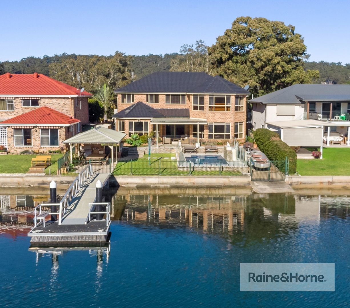 20 Marina View Parade, St Huberts Island Property History & Address