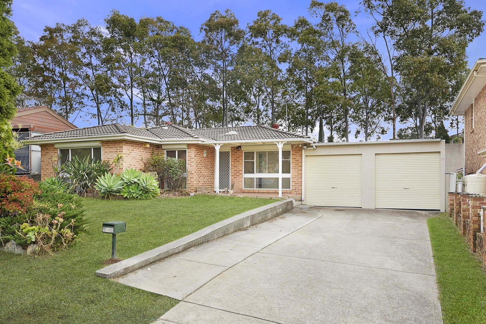 15 Glen Elgin Crescent, Edensor Park NSW 2176, Image 0