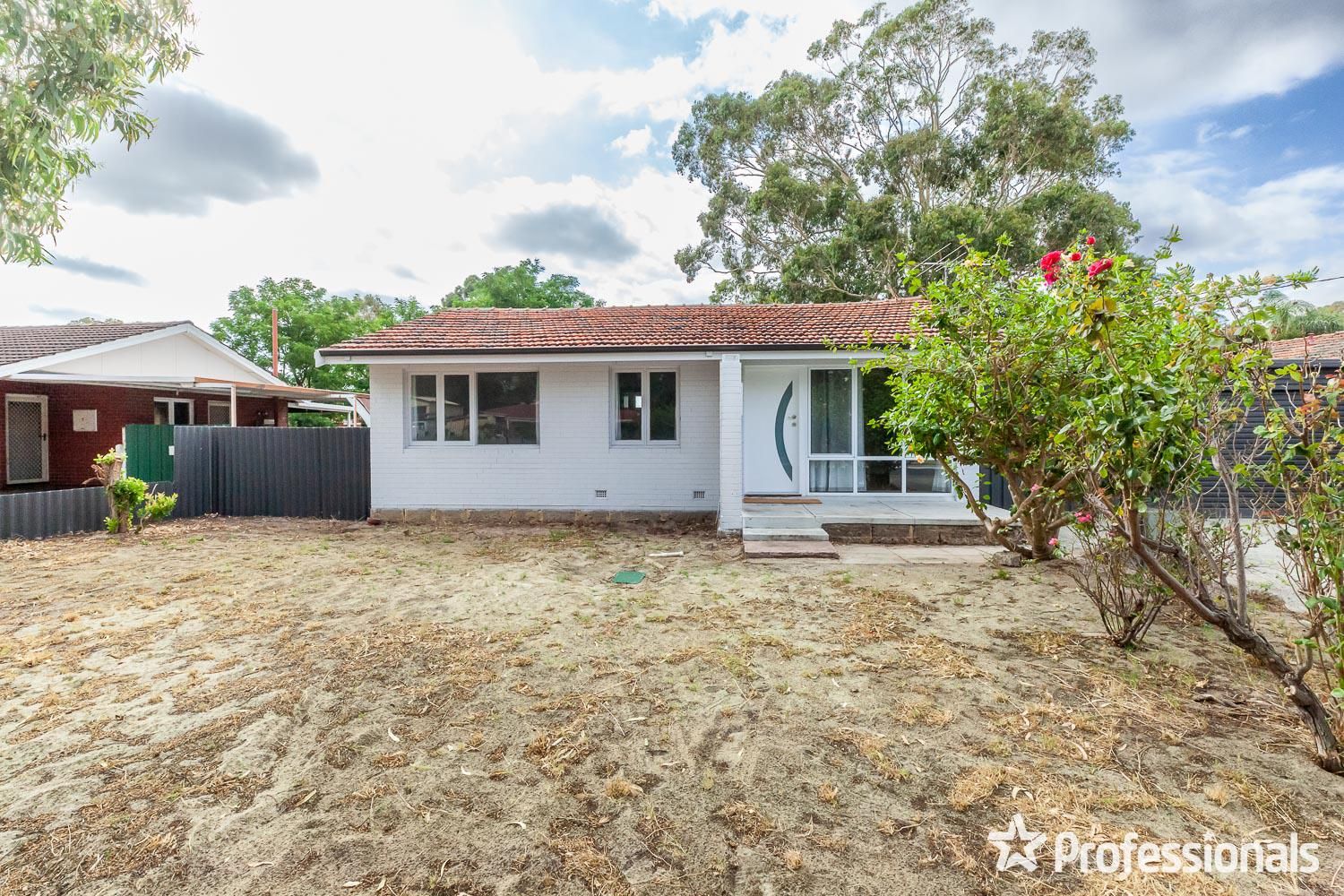 5 Blantyre Way, Kelmscott WA 6111 House For Rent 600 Domain