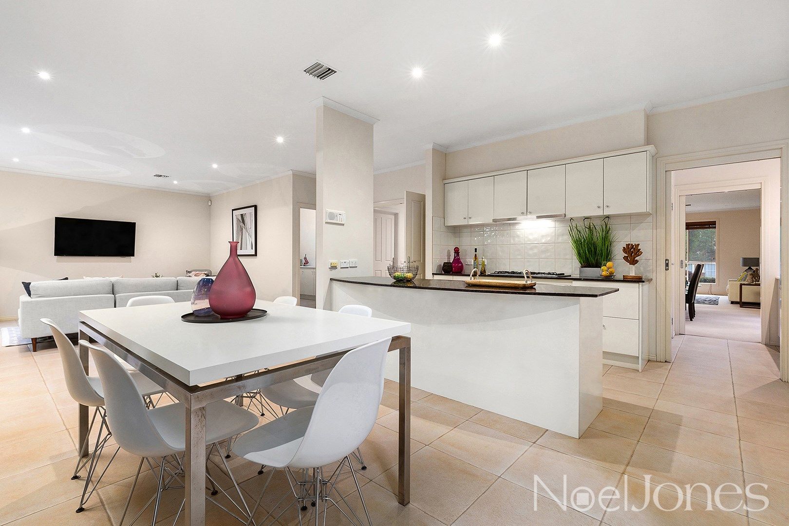 13 Chapel Court, Doncaster VIC 3108, Image 2