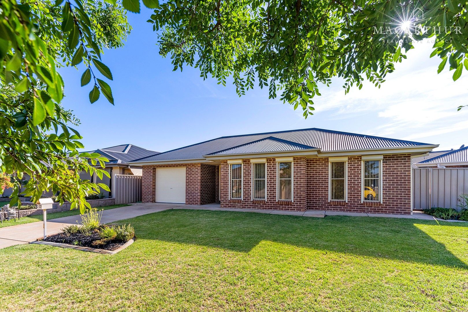 2/22 Warambee Street, Glenfield Park NSW 2650, Image 0