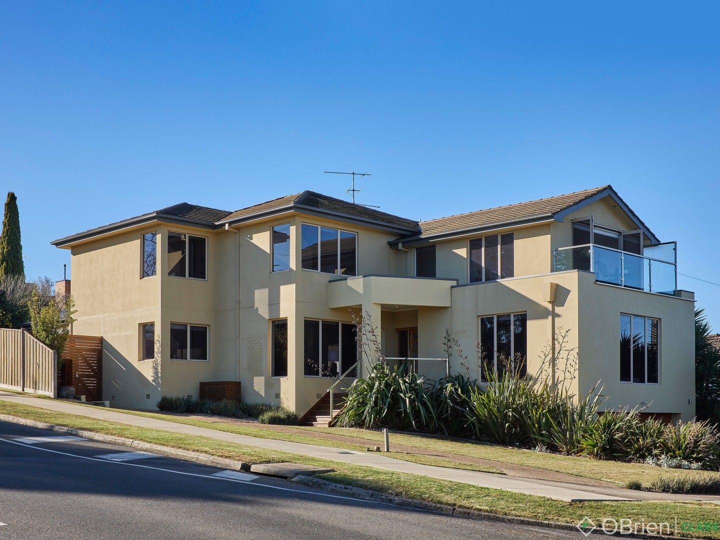 6 bedrooms House in 1 James Court WARRAGUL VIC, 3820