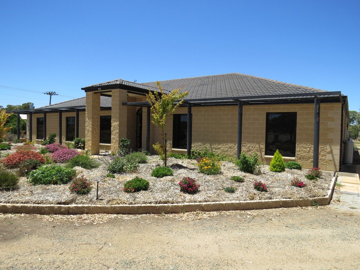 204-212 Yarra Street, Deniliquin NSW 2710, Image 0