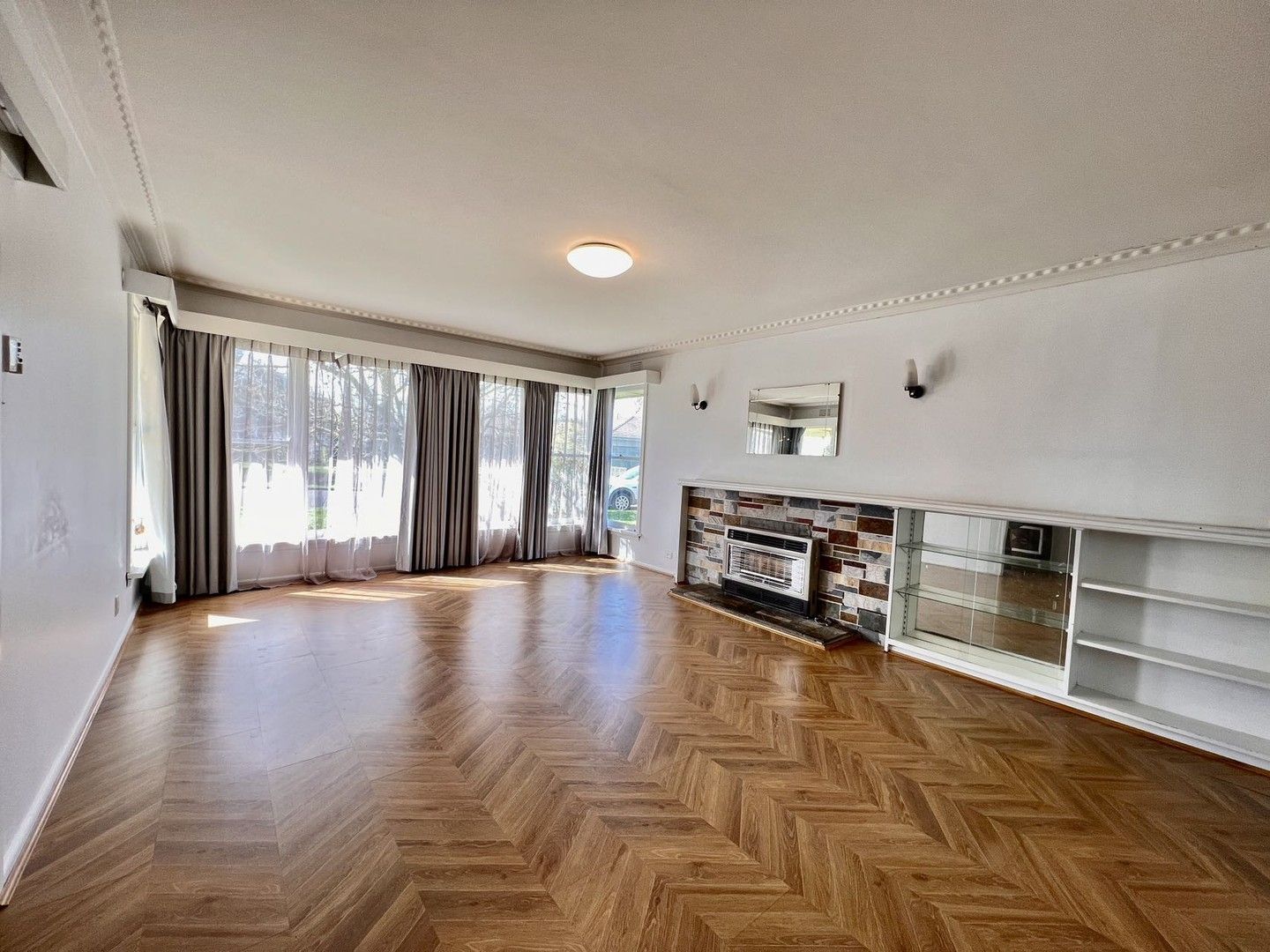 4 bedrooms House in 1 Almurta Street ALFREDTON VIC, 3350