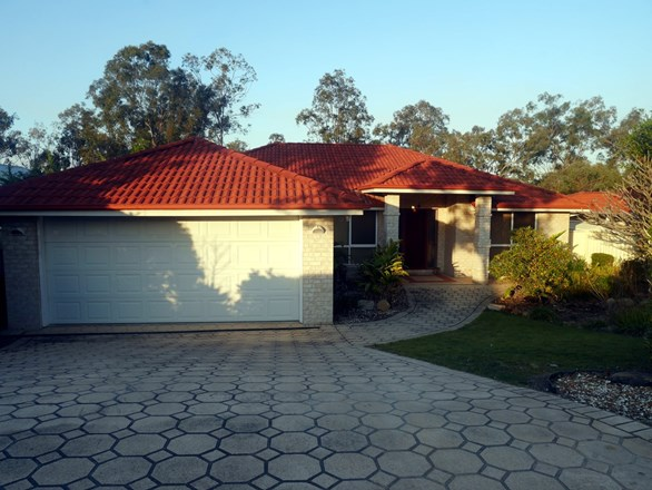 42 Hazlehead Place, Oxley QLD 4075