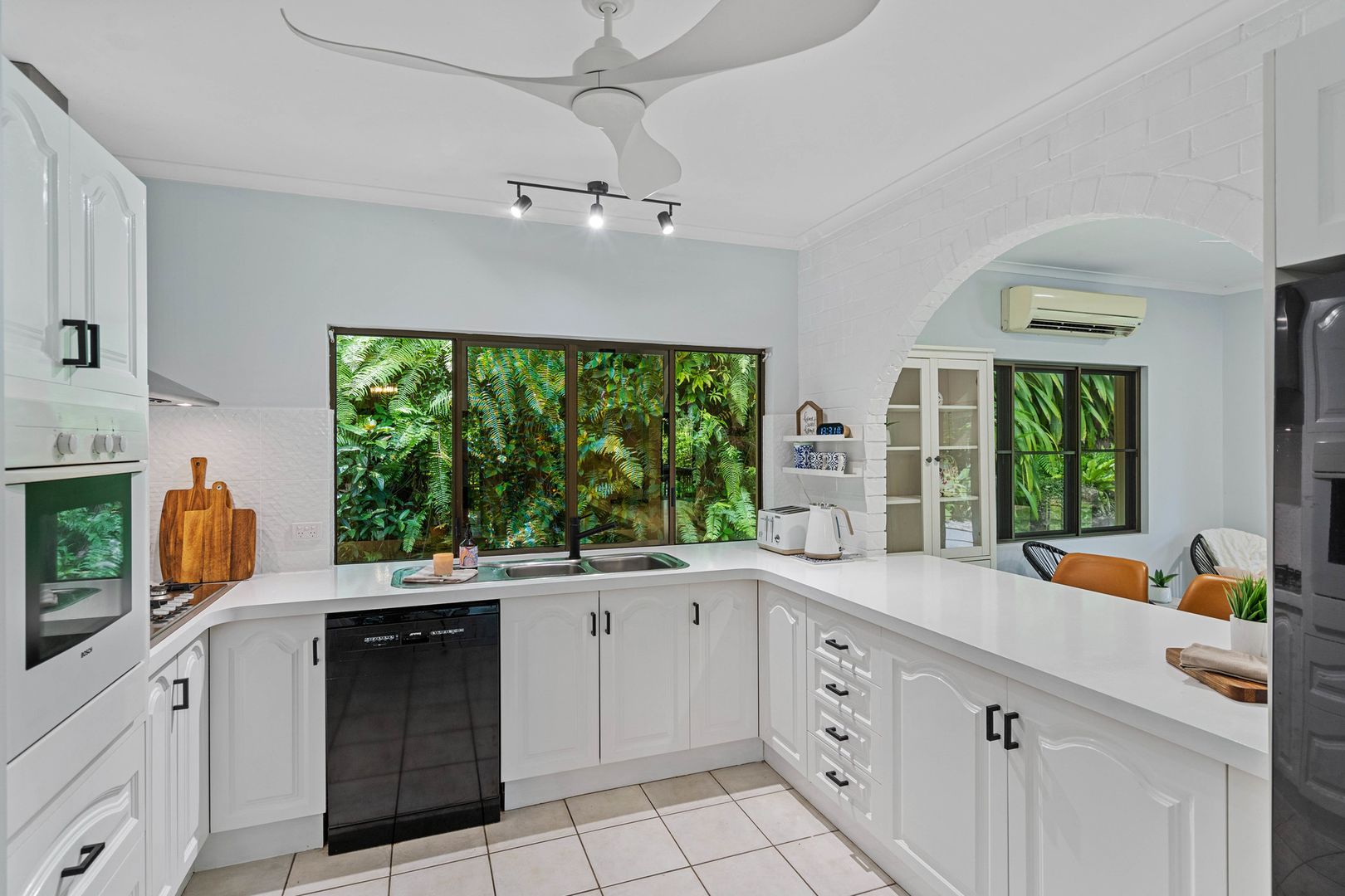 10 Alpha Close, Bayview Heights QLD 4868, Image 1
