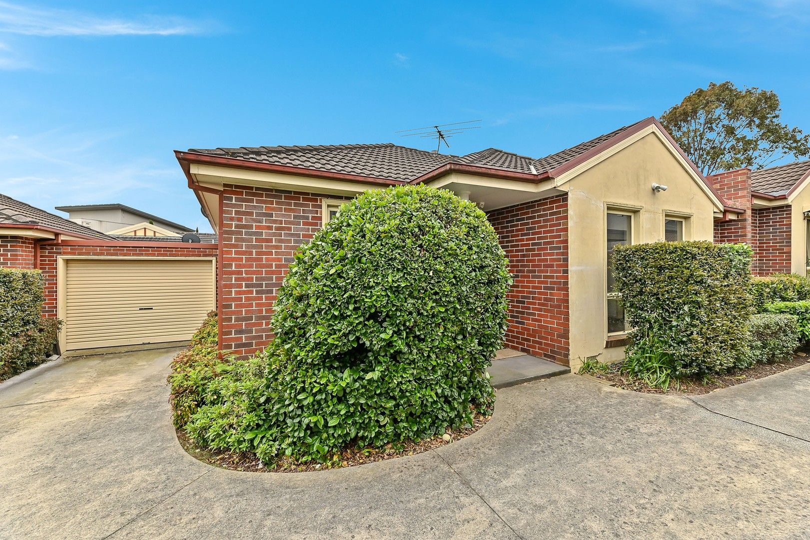 2 bedrooms Apartment / Unit / Flat in 3/10 Stamford Crescent ROWVILLE VIC, 3178