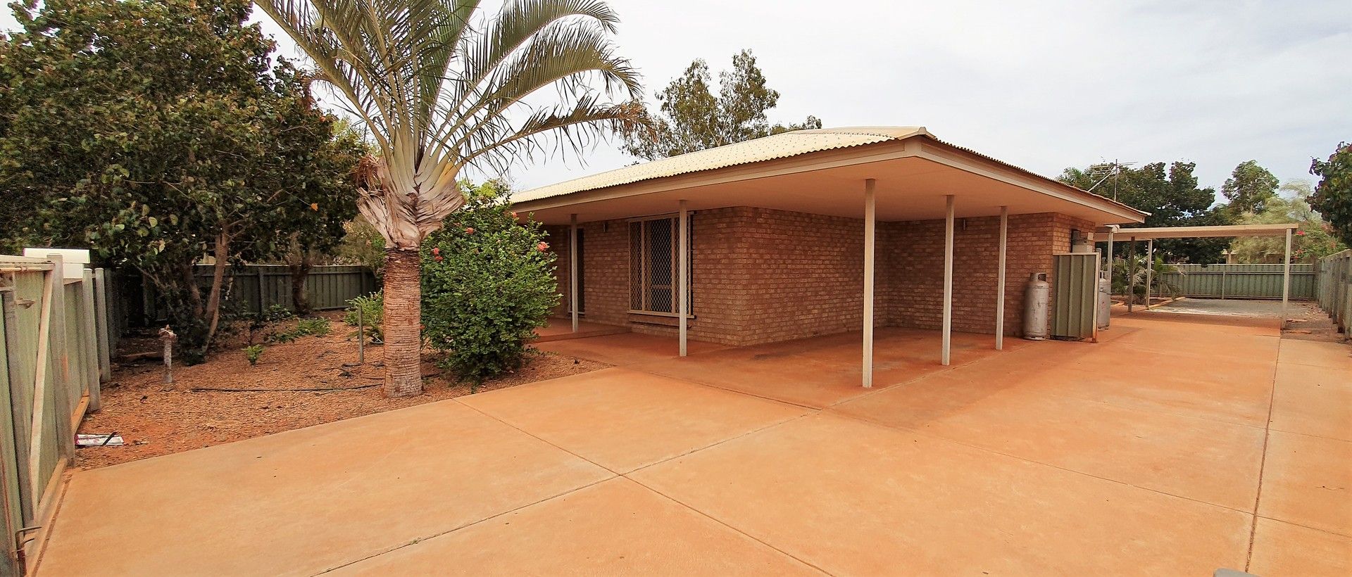 4 bedrooms House in 40 Etrema Loop SOUTH HEDLAND WA, 6722