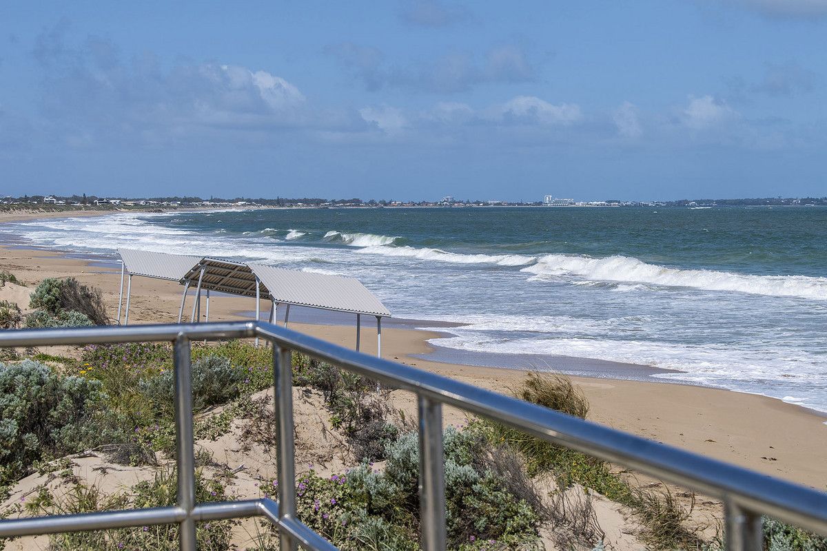 2 Atwick Court, Madora Bay WA 6210, Image 2