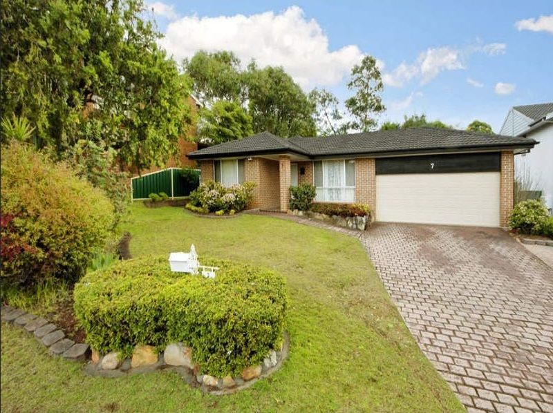 7 Hobart Place, Illawong NSW 2234, Image 0