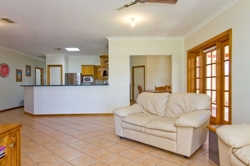 15 Bartlett Terrace, SEMAPHORE PARK SA 5019, Image 2