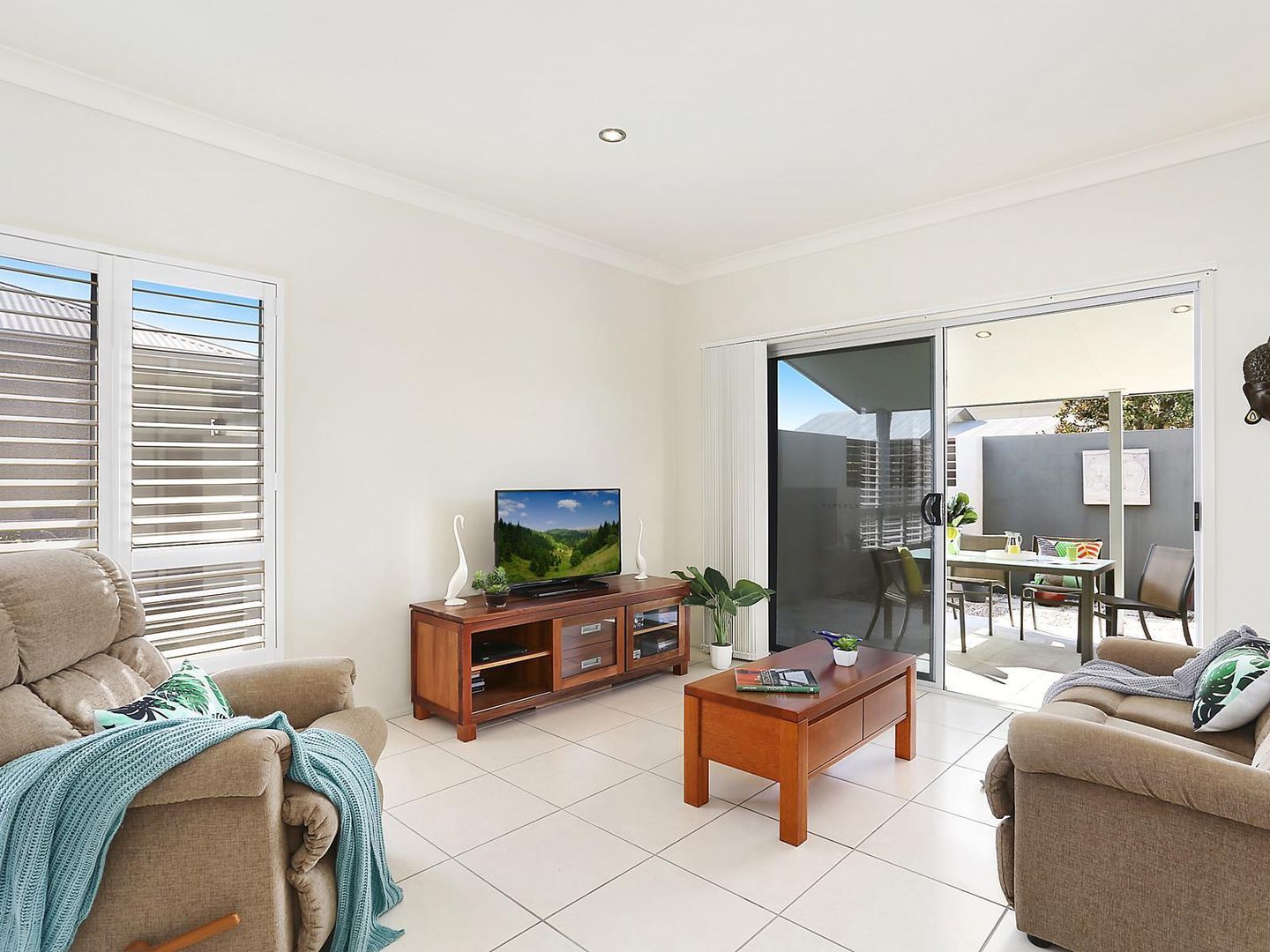 135/2 Grand Parade, Kawana Island QLD 4575, Image 2