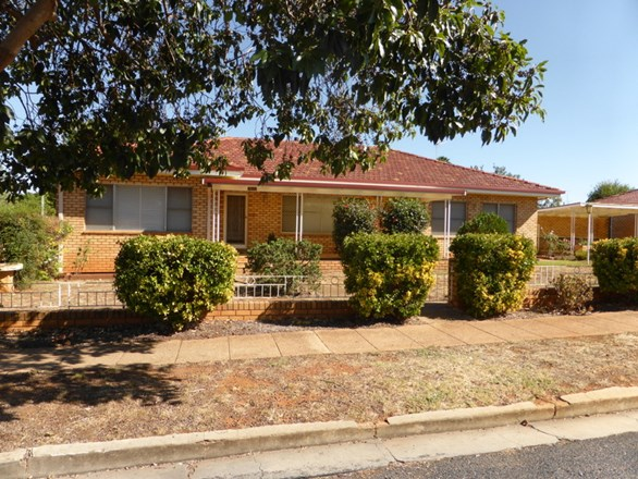 16A Armstrong Street, Parkes NSW 2870