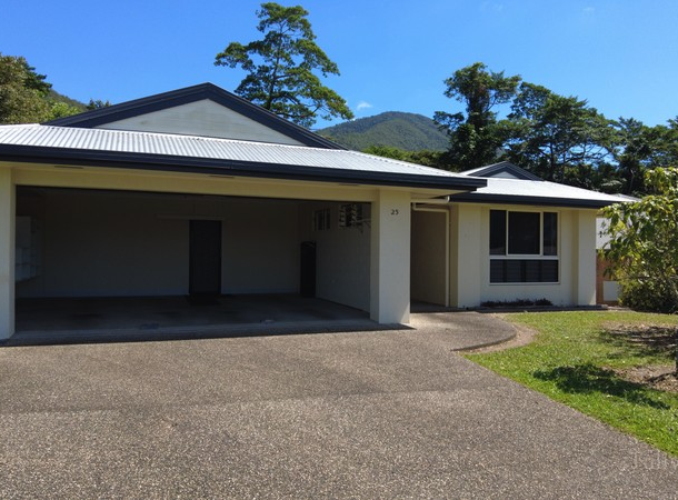 25 Pease Street, Tully QLD 4854