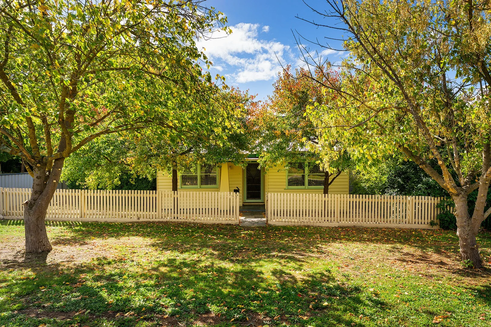 6 Caroline Street, Castlemaine VIC 3450