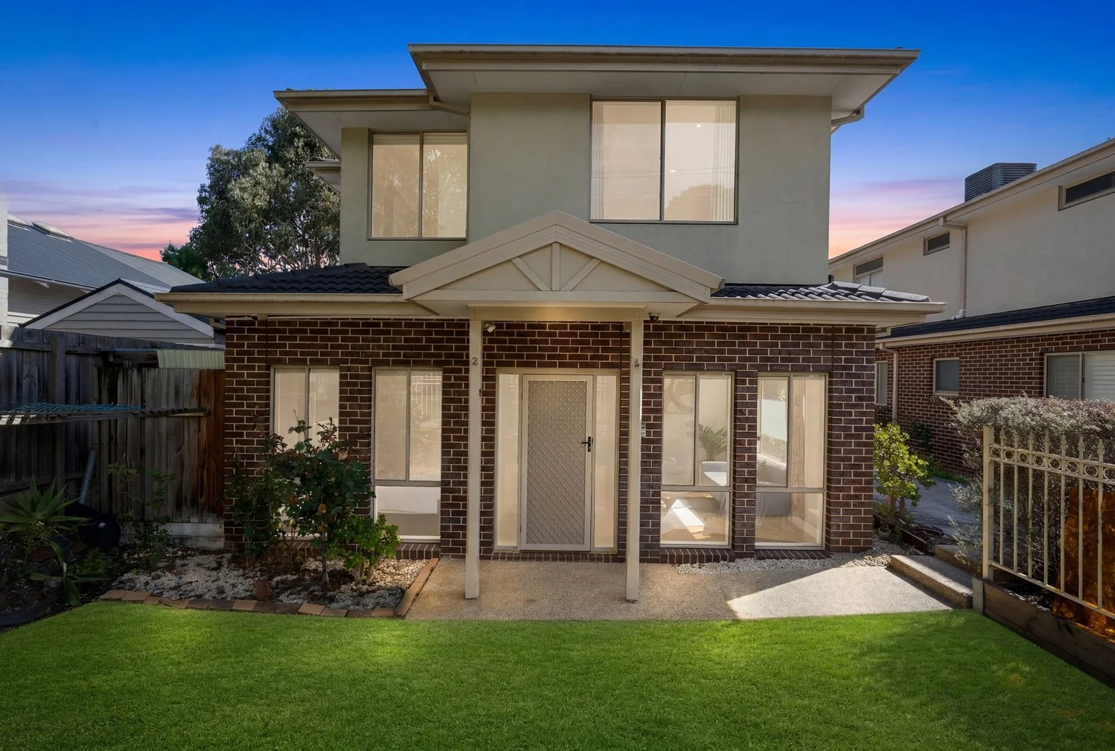 2/4 Downing Street, Blackburn VIC 3130