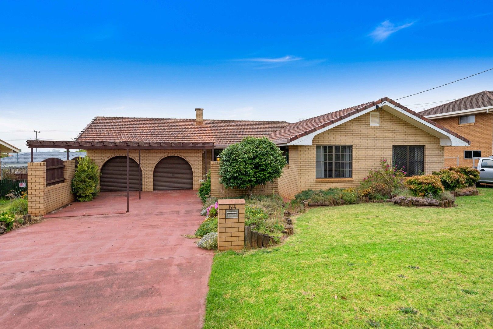 4 bedrooms House in 64 Jack Street DARLING HEIGHTS QLD, 4350