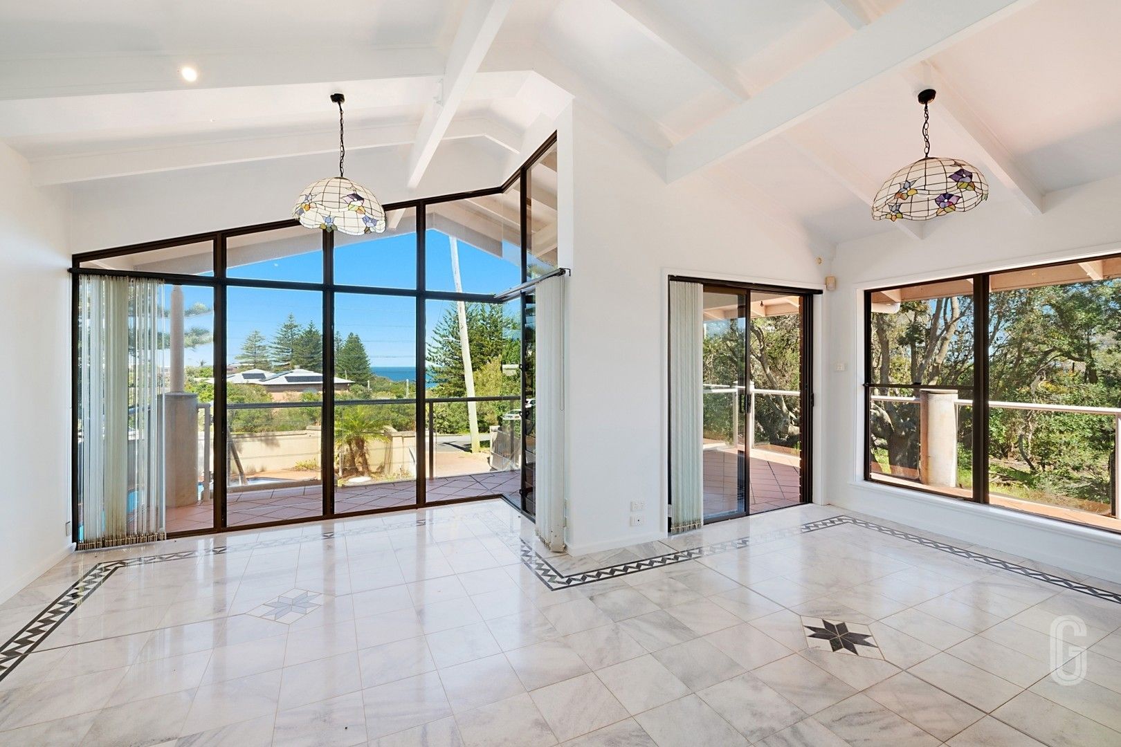 6 bedrooms House in 19 Bennett Street REDHEAD NSW, 2290