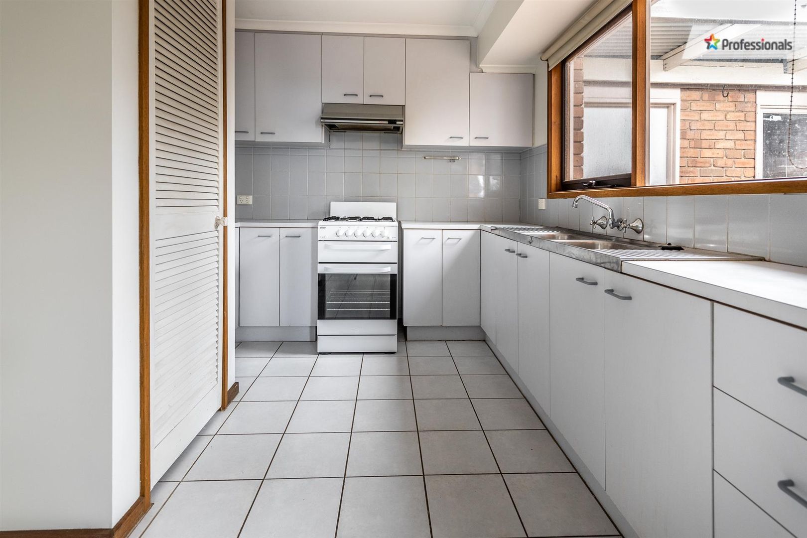 1/15 Smoult Drive, Kurunjang VIC 3337, Image 2