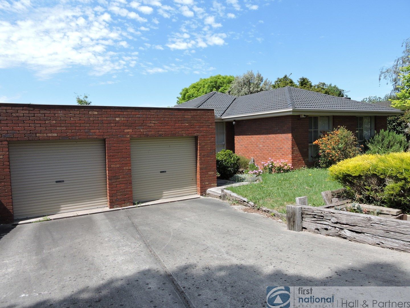 3 bedrooms House in 1 Tamarisk Road NARRE WARREN VIC, 3805