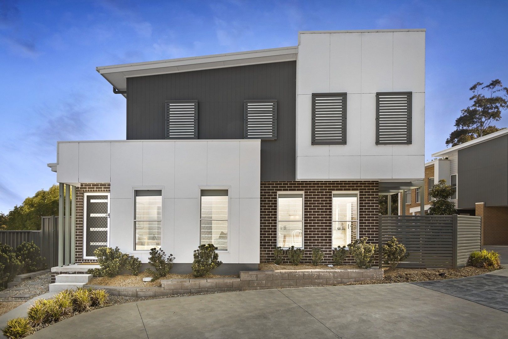 3 bedrooms Townhouse in 1/13 St Andrews Way FLETCHER NSW, 2287