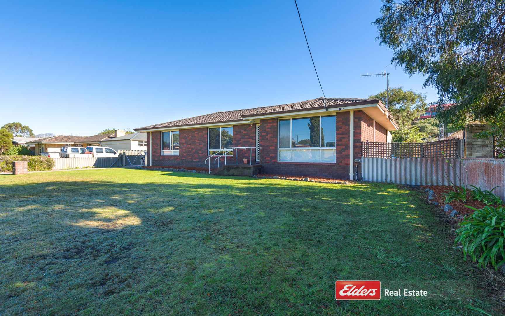 6 Manley Crescent, Collingwood Heights WA 6330, Image 2