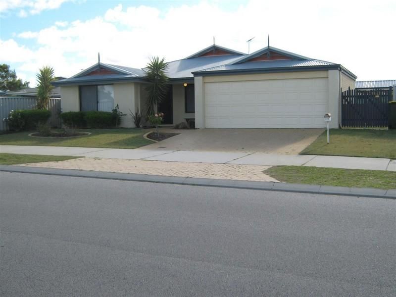 4 bedrooms House in 17 James Cook Avenue QUINNS ROCKS WA, 6030